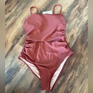 Cupshe Women's One Piece Swimsuit in Rose